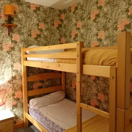 6 Pers. Au Pied Des Pistes, Balcon Sud, Parking, Ski, Randonnees - Areches, 2 Etoiles - Fr-1-342-190 Apartment